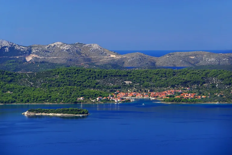 Discover the Hidden Gem of Dalmatia: Island Iž